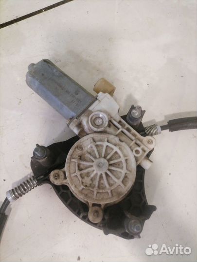 Стеклоподъемник передний правый Renault Clio 1.6 8