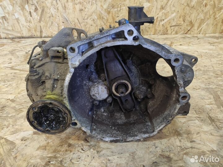Коробка передач Volkswagen Passat B3 1.8 RP