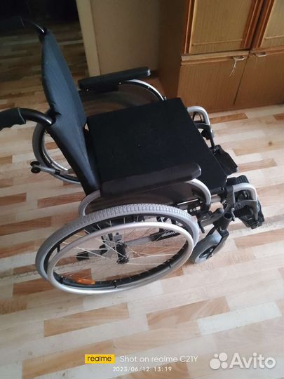 Инвалидная коляска