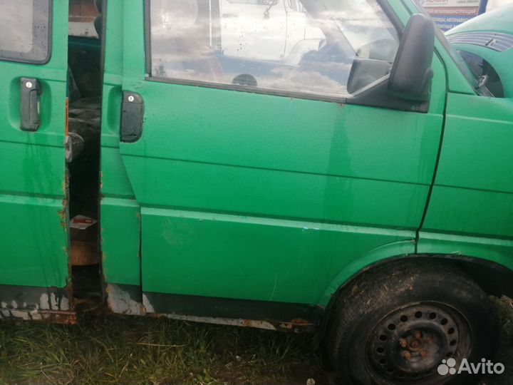 Дверь передняя левая, правая Transporter Т4