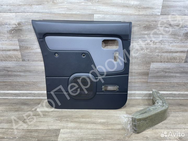 Обшивка задней левой двери Nissan NP300 2008-2015