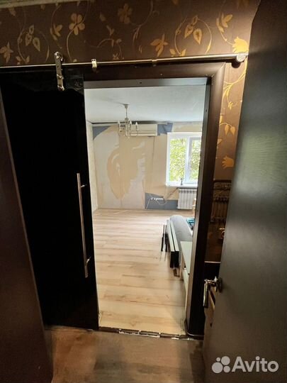 Стеклянные двери в комнату