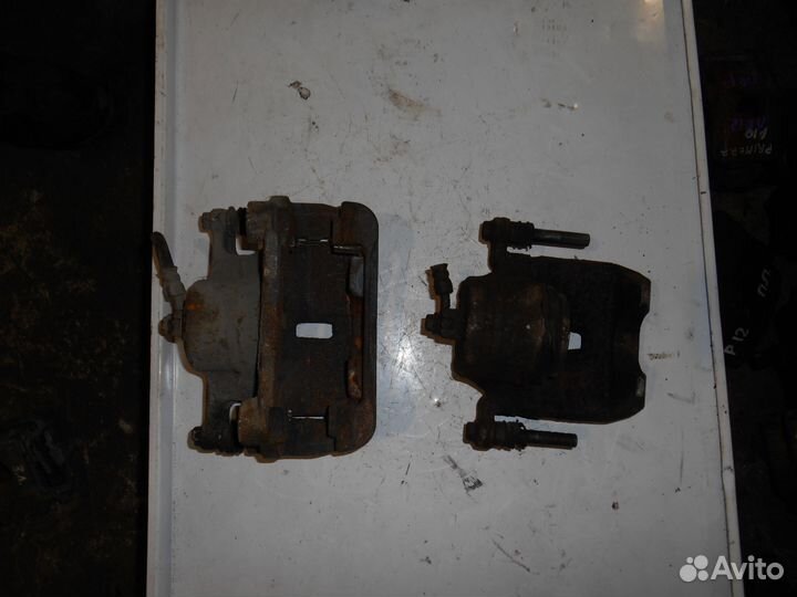 Суппорт передний правый Nissan Qashqai J10