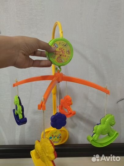 Подвеска на детскую кроватку, музыкальная