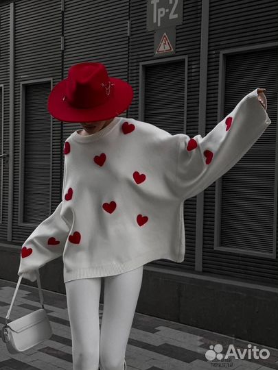 Свитер с сердечками
