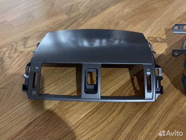 Продаю магнитофон на тойоту короллу