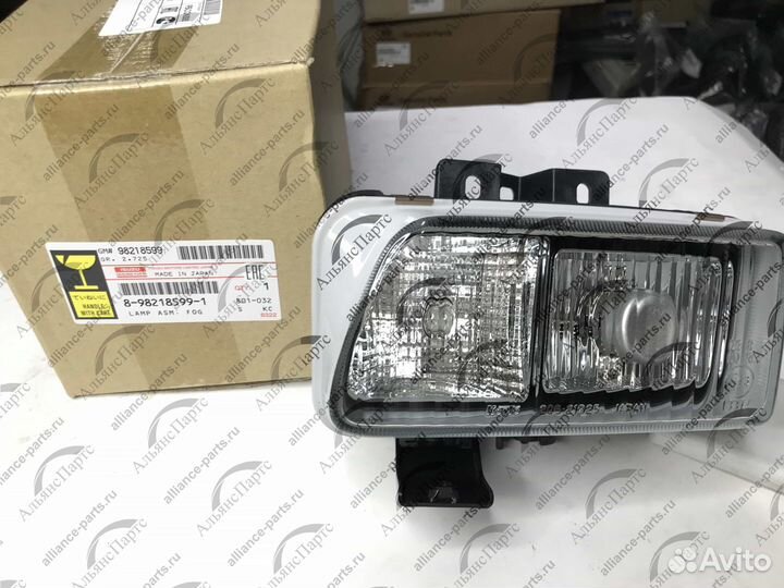 Фара противотуманная (птф) правая с дхо Isuzu