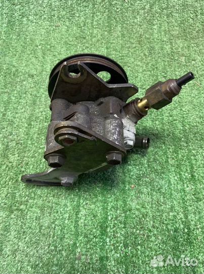 Насос гидроусилителя Toyota Harrier SXU10 3S 1999