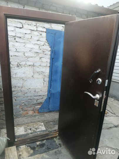 Дверь входная металлическая