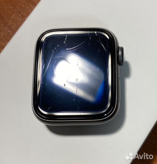Apple Watch се 40 мм