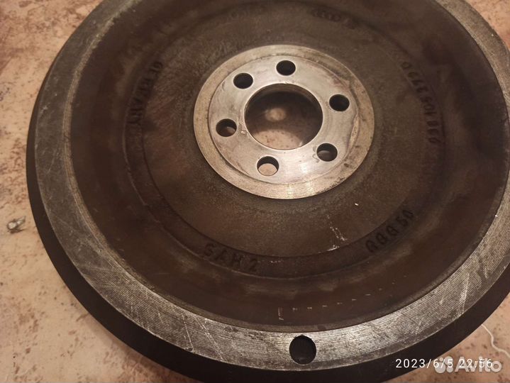 Маховик с корзиной 038105273D