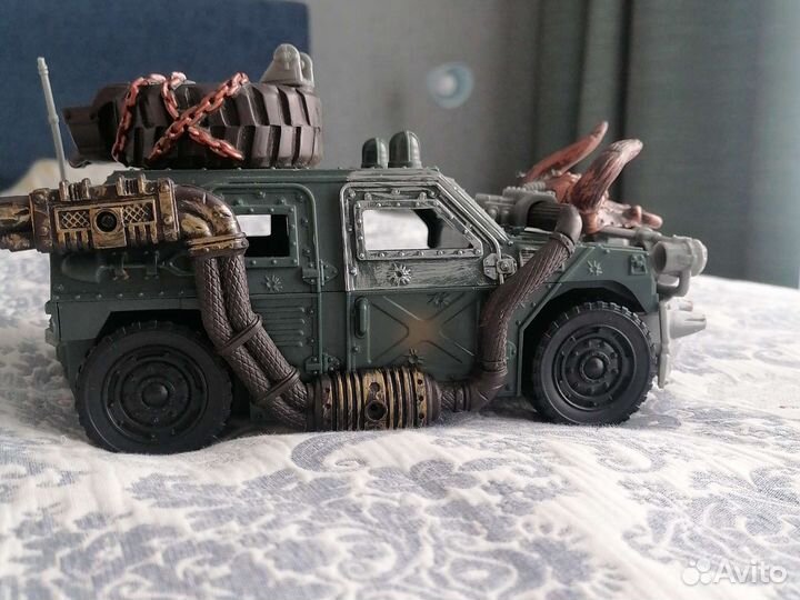 Игрушка автомобиль