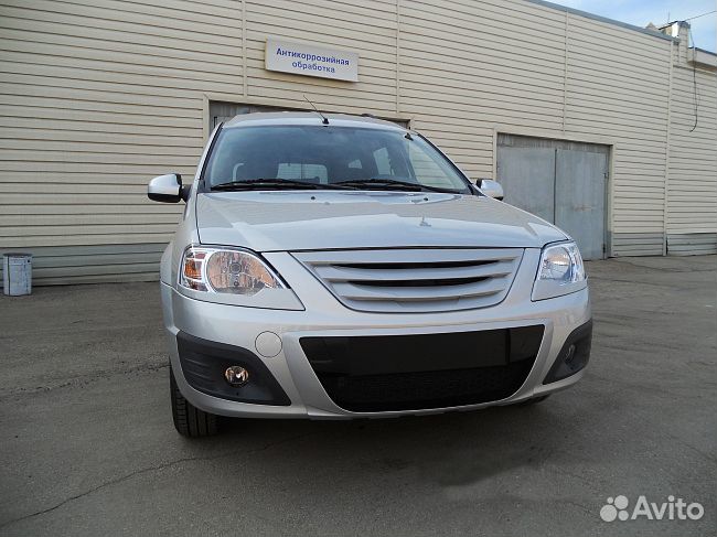 Решетка радиатора нижняя на Largus