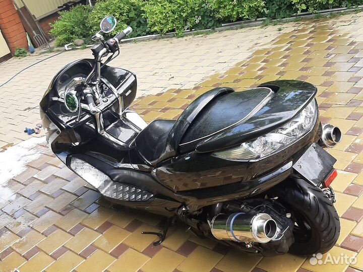 Макси скутер Ямаха