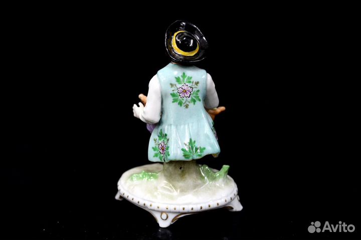 Антикварная статуэтка от Sitzendorf