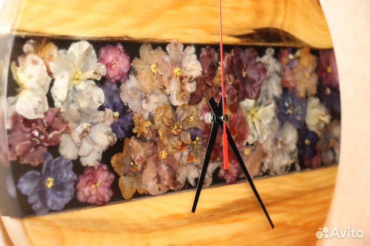 Часы ручной работы