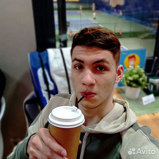 Тренер по большому теннису