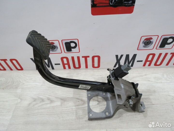 Педаль тормоза Kia Rio 3