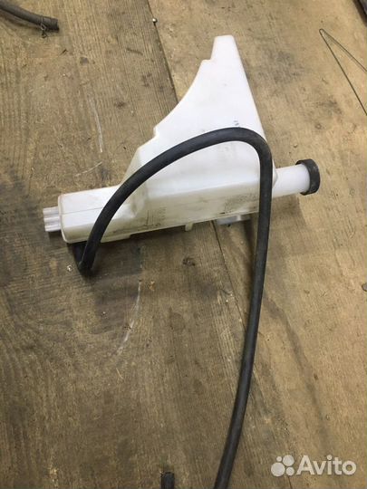 Расширительный бачок Nissan