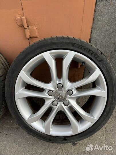 R18 Michelin Pilot Sport 4 225/40, PCD 5x112 DIA 57.1