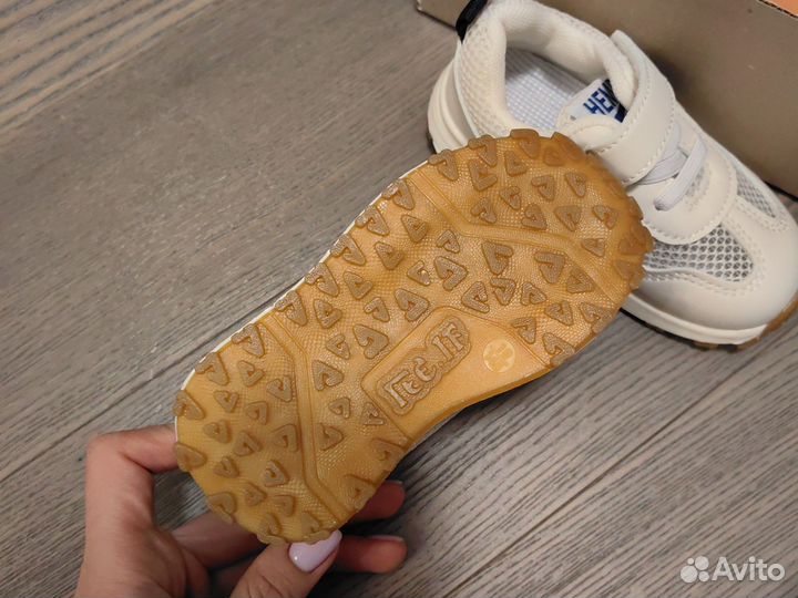 Кроссовки детские