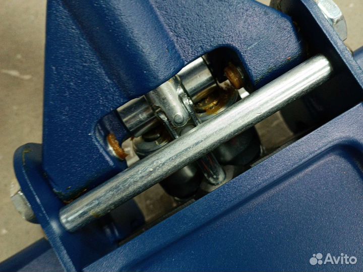 Домкрат подкатной 3 тонны Сервис ключ 75045