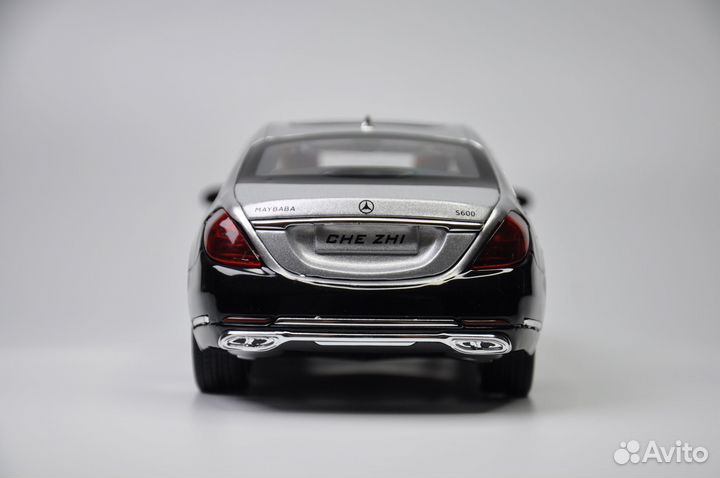 Модель авто Mercedes-Maybach S 600 (X222) 1:24 мет