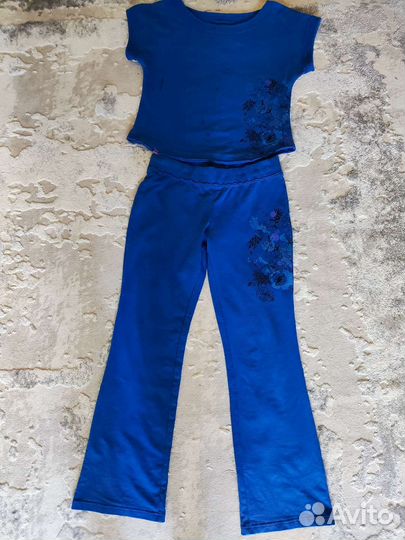 Спортивный костюм женский