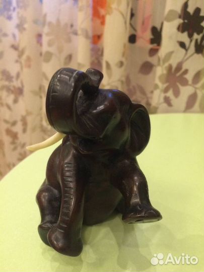 Фигурки слон и верблюд