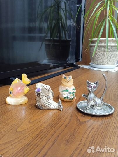 Сувенирные фигурки - рыбки, кошки