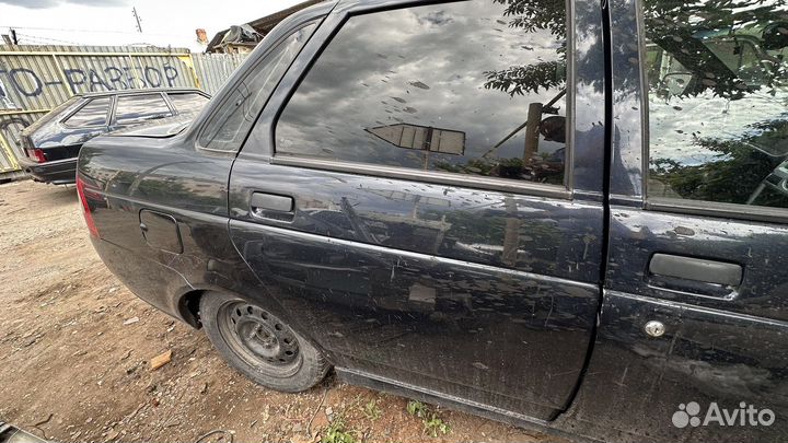 Лада приора в разборе
