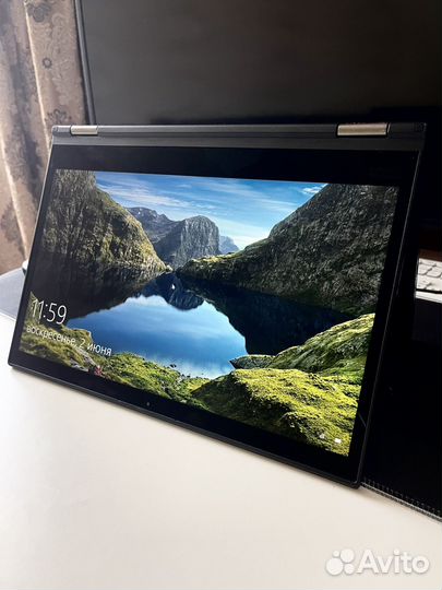 Lenovo yoga x380 i7 8th gen