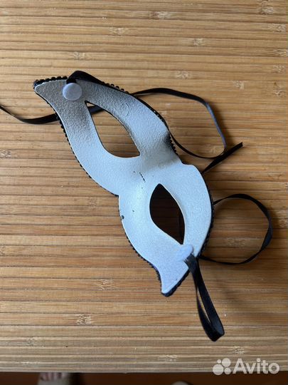 Маска маскарадная черная