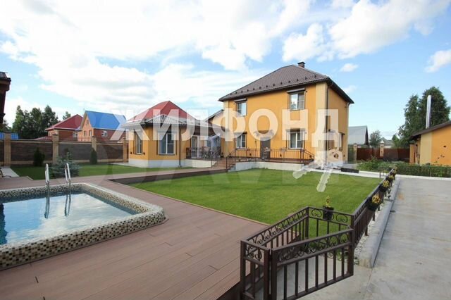 Дом 693,9 м² на участке 19,6 сот.