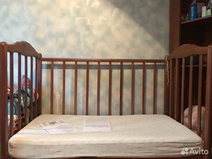 Кровать детская + матрас + два чехла