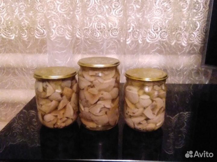 Грибы маринованные