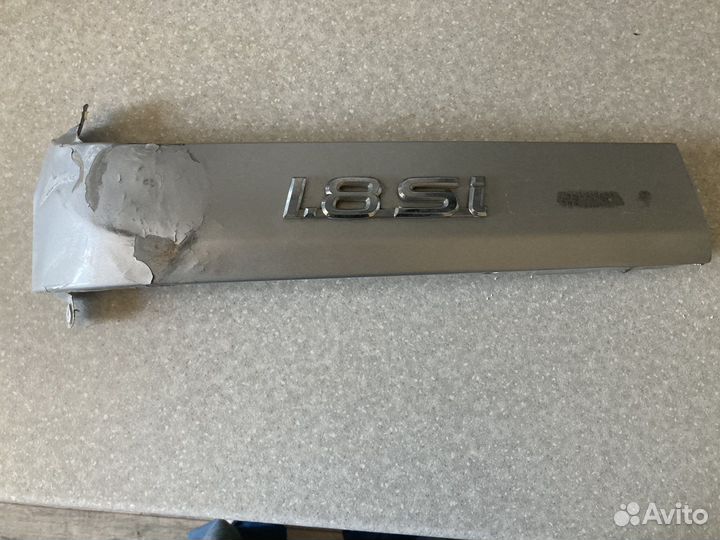 Планка под левый стоп сигнал.Toyota carina AT 211