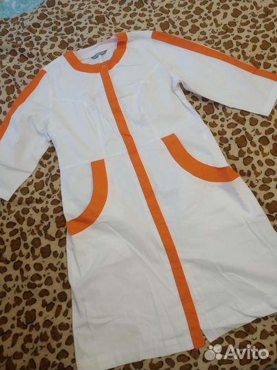 Медицинский халат 50-52 размер состояние нового