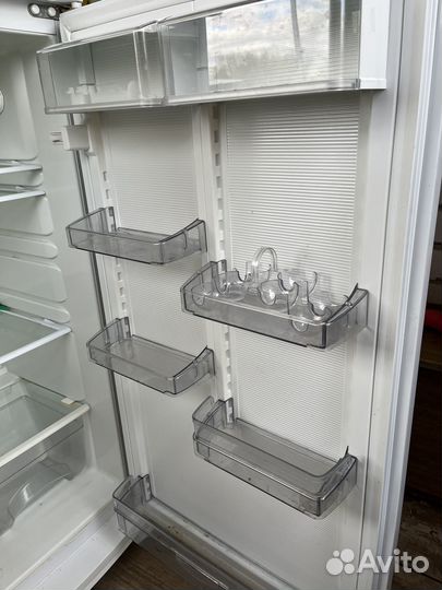 Холодильник атлант, нерабочий,требует ремонта