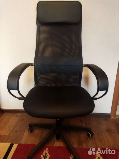 Компьютерное кресло руководителя