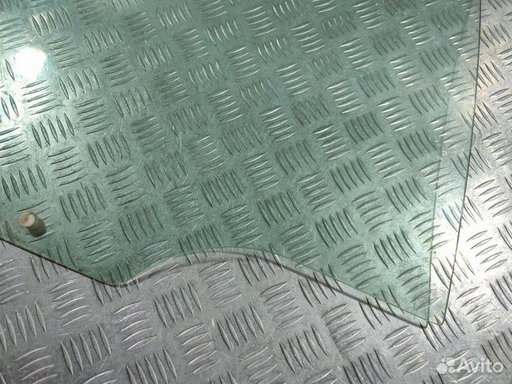 Стекло двери задней правой Volkswagen Passat B7