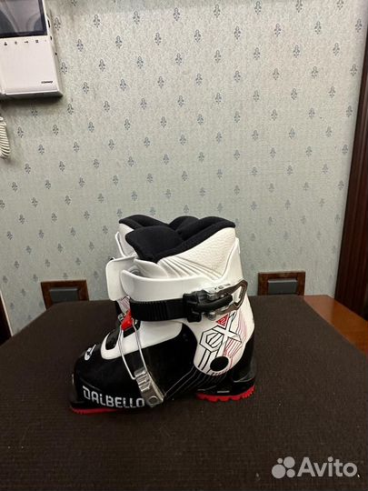 Горнолыжные ботинки детские dalbello