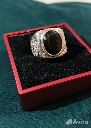 Мужской золотой перстень 750 сапфир бриллианты