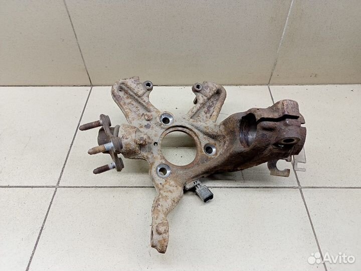 Кулак поворотный передний правый Octavia (A5 1Z) 2