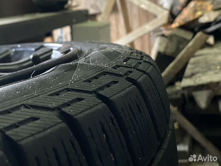 Pirelli Ice Asimmetrico 225/45 R18 98H