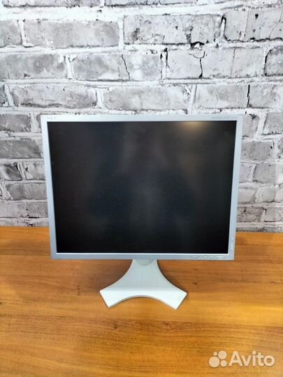 Монитор NEC 21 диагональ