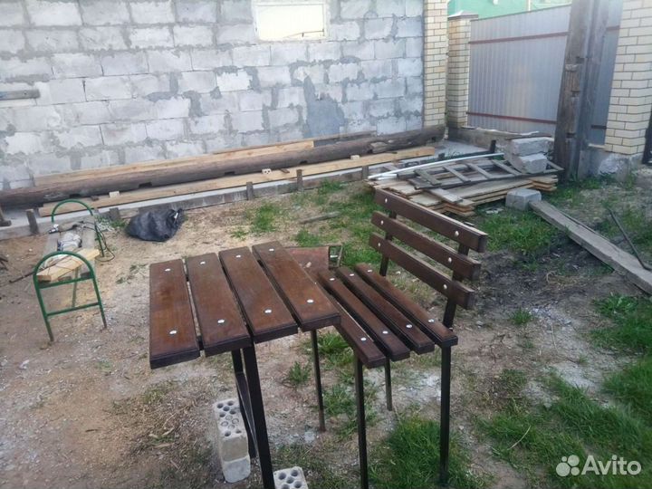 Скамья и стол