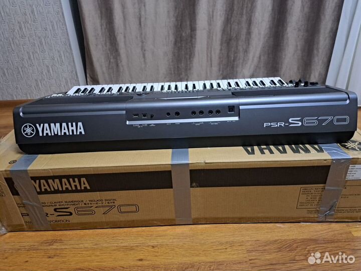 Yamaha PSR S 670