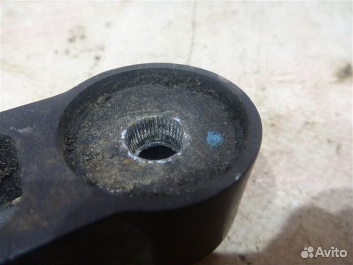 Поводок стеклоочистителя задний Land Rover