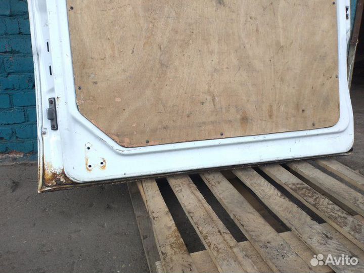 Сдвижная дверь правая Mercedes Vito W638 OM611